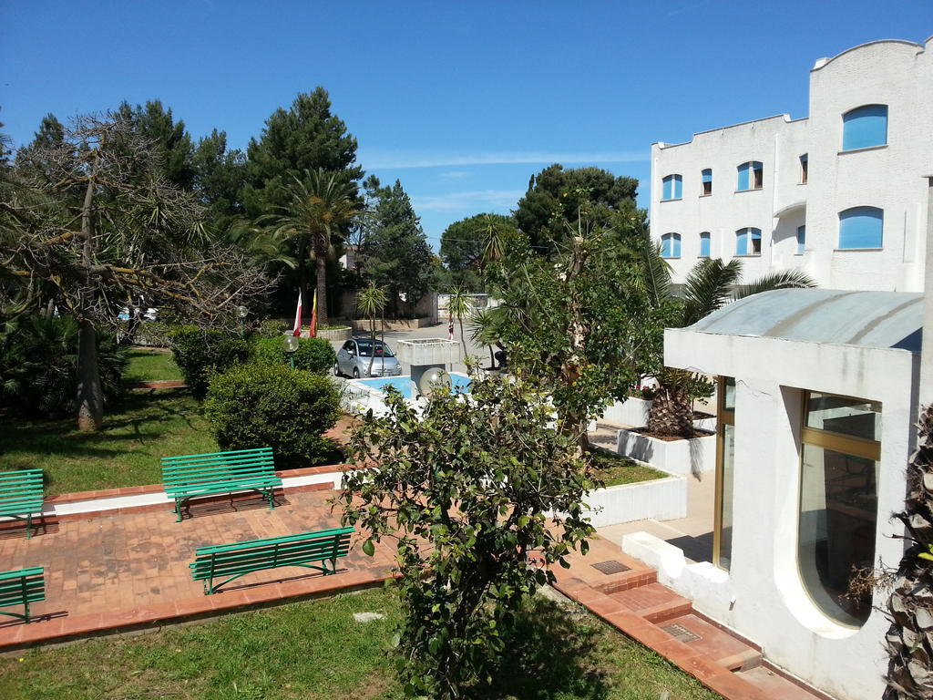 Hotel Azzolini Villagrazia Di Carini Exterior foto